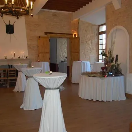 Le Chateau De Morey