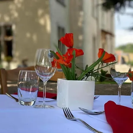 Hotell Le Chateau De Morey